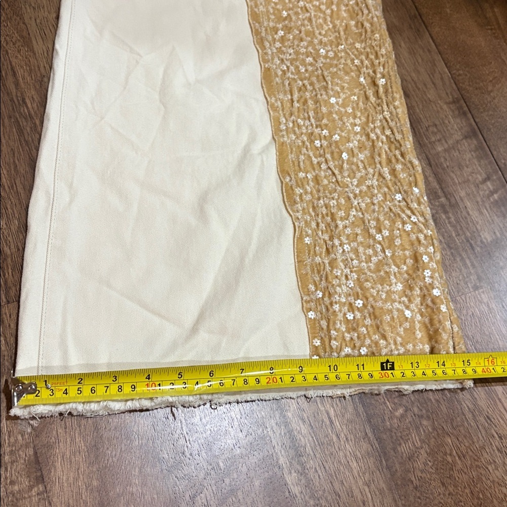 POL Sequin Wide Leg Pants cream and gold. Medium. - Picture 9 of 11